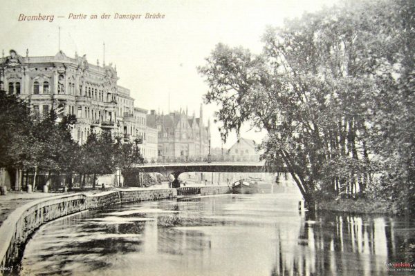 Rzeka Brda, widok od zachodu w kierunku mostu Sulimy-Kamińskiego, lata 1905-1910, źródło: fotopolska.eu