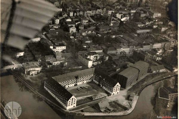 Zdjęcie lotnicze okolic spichrzy królewskich, Młyn Rudolfa, lata 1926-1934, źródło: fotopolska.eu